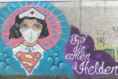 Graffiti ‚Super Nurse‘ aus dem Jahr 2020 in Hamm © Foto: Annette Kiehl, Westfalenspiegel; Künstler: uzey (instagram: uzey_tattoo)