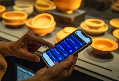 Smartphone Audioguide in der Hand Copyright Axel Jusseit