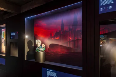 Ausstellung Heldinnen & Helden 2024: Harry Potter & Lord Voldemord  © Axel Jusseit
