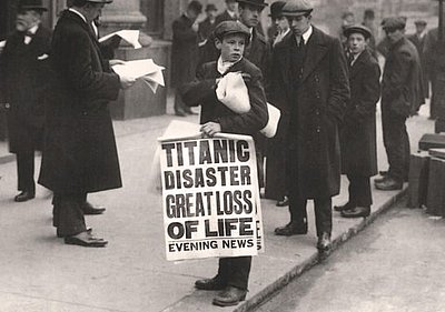 Zeitungsjunge in New York © Shawshots / Alamy Stock Foto