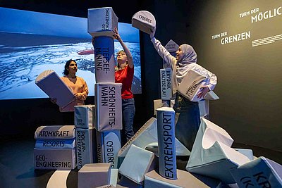 Ausstellung TITANIC Ausstellungszentrum Lokschuppen Rosenheim: Hochstapeln © Axel Jusseit