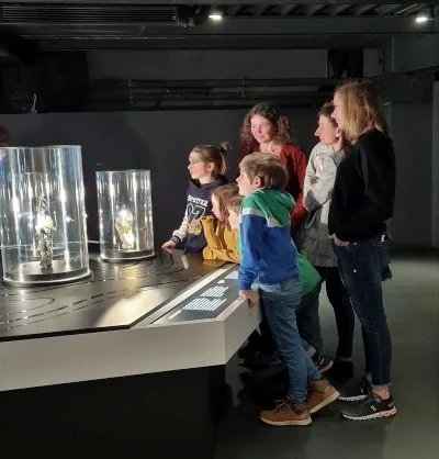 Kinderführung durch die Ausstellung Vulkane - Forscherdeck © Axel Jusseit
