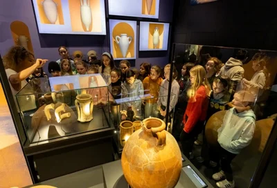 Führung Schulklasse Ausstellung Römer 2026 Lokschuppen Copyright Axel Jusseit