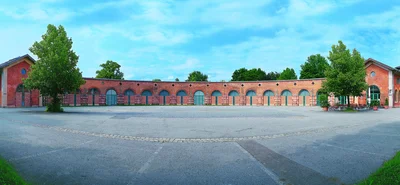 Lokschuppenvorplatz