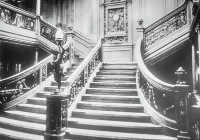 Titanic: Treppenhaus der Ersten Klasse © Adobe Stock Foto