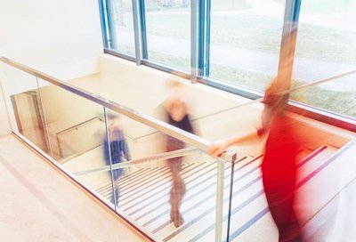 Treppenaufgang. Ausstellungszentrum Lokschuppen Rosenheim. Copyright Axel Jusseit. 